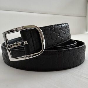 Gucci Belt
Microguccissima Leather
Black, Silver D-Ring Buckle, Size 100/40